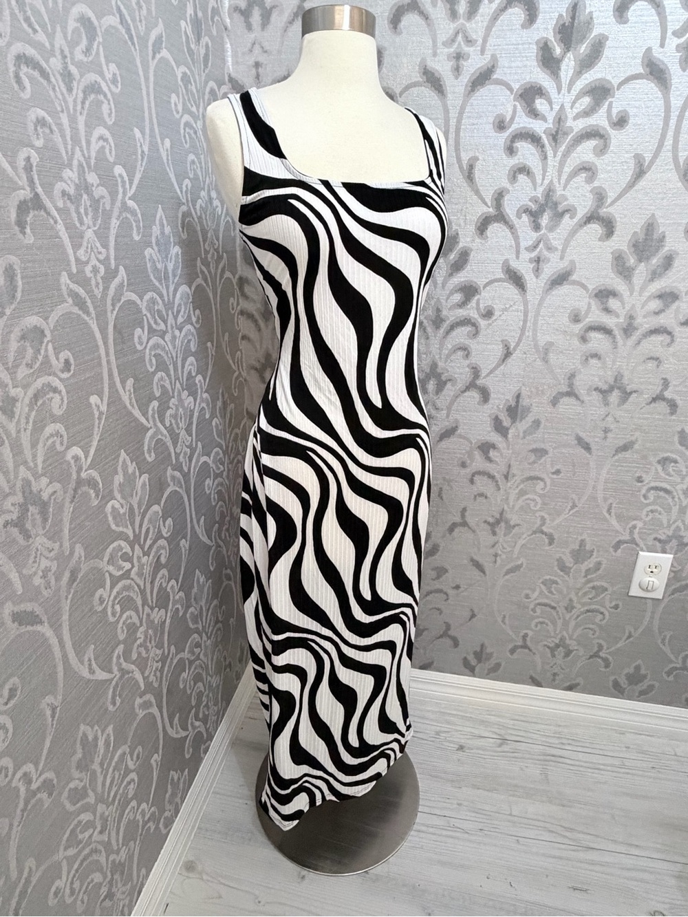 Fashion Nova Monochrome Zebra-Print Midi Tank Dress - Picture 2 of 5